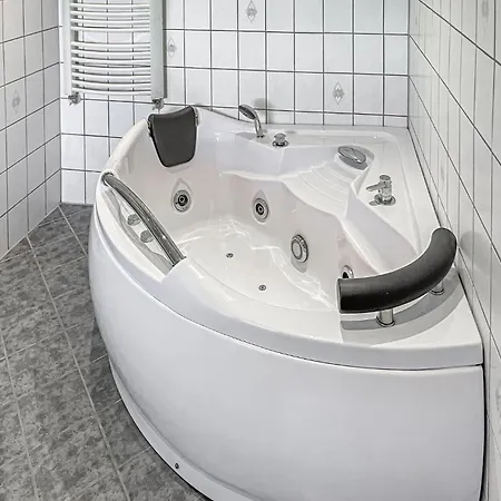 6 Bedroom Awesome In Hurup Thy *