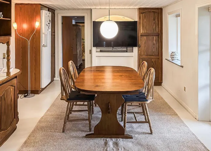 Сasa de vacaciones 6 Bedroom Awesome In Hurup Thy