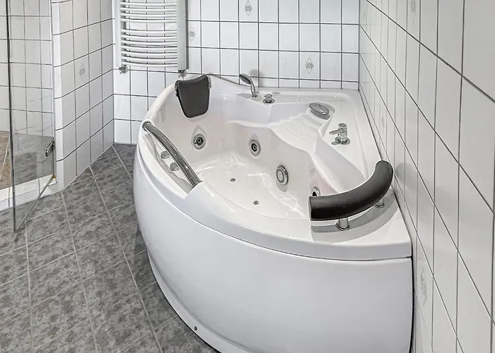 6 Bedroom Awesome In Hurup Thy *